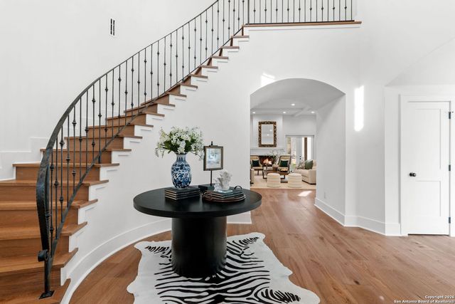 817 Garraty, Terrell Hills, TX 78209