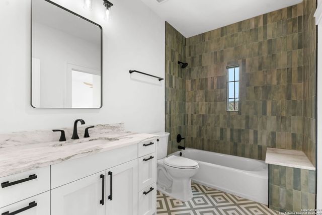 817 Garraty, Terrell Hills, TX 78209