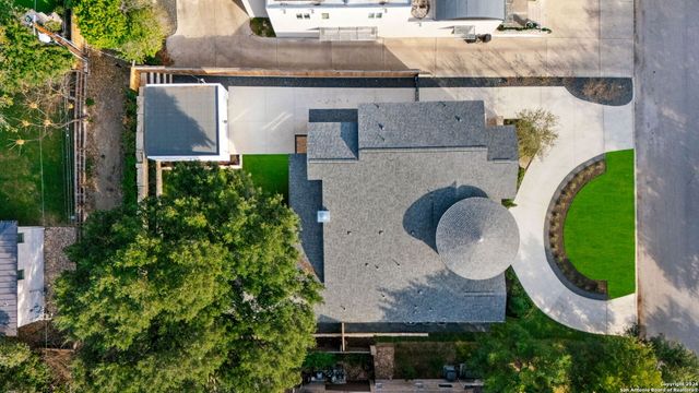 817 Garraty, Terrell Hills, TX 78209