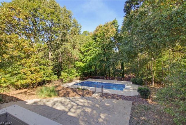 1911 La Vista Drive, High Point, NC 27265