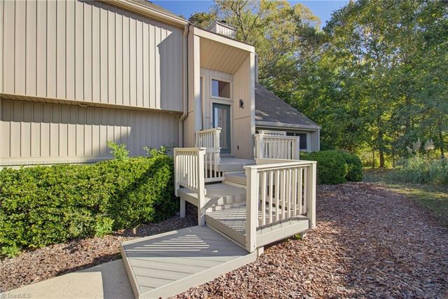 1911 La Vista Drive, High Point, NC 27265