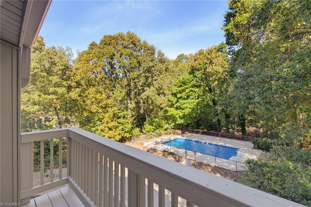 1911 La Vista Drive, High Point, NC 27265