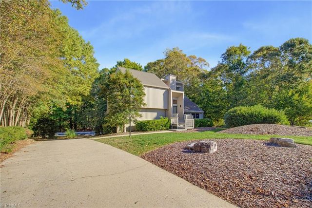 1911 La Vista Drive, High Point, NC 27265
