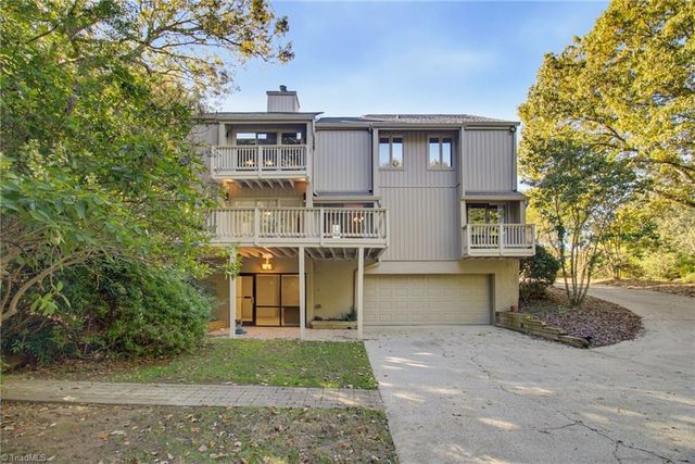 1911 La Vista Drive, High Point, NC 27265