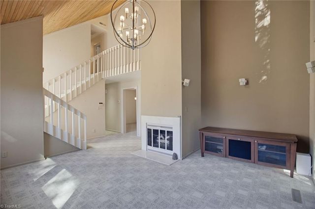 1911 La Vista Drive, High Point, NC 27265