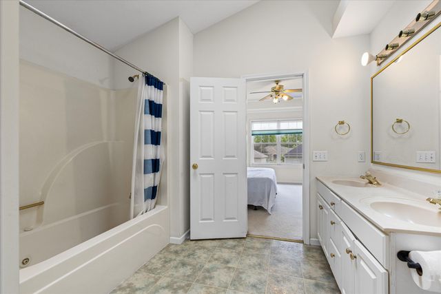 4200 CEDAR CREST LN, Columbia, MO 65203