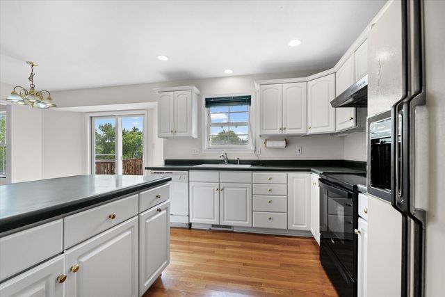 4200 CEDAR CREST LN, Columbia, MO 65203