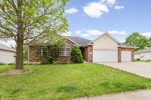 4200 CEDAR CREST LN, Columbia, MO 65203