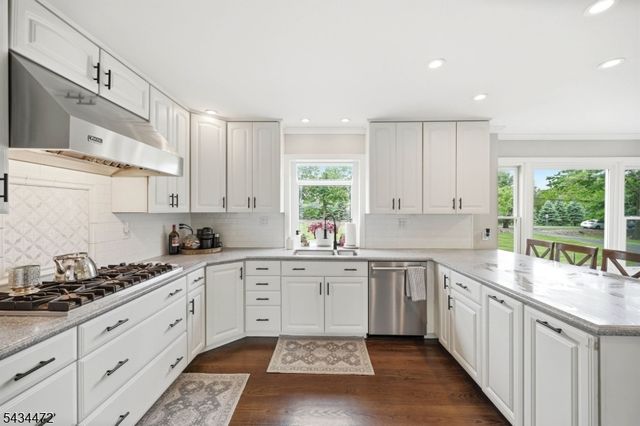 10 Deer Ridge Rd, Bernards Twp., NJ 07920