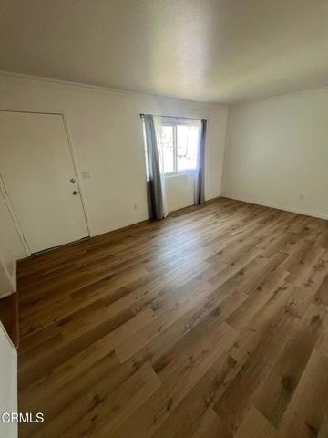 209 W Santa Barbara Street, Santa Paula, CA 93060