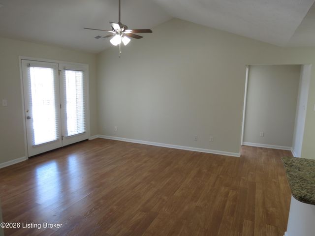 10200 Deer Vista Dr 202, Louisville, KY 40291