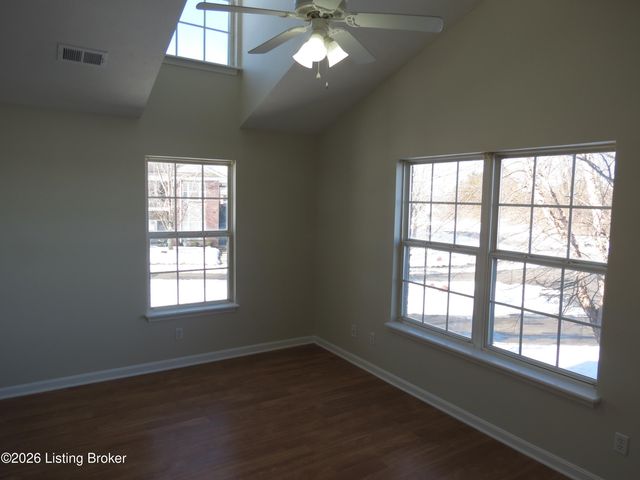 10200 Deer Vista Dr 202, Louisville, KY 40291