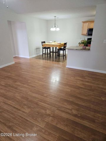 10200 Deer Vista Dr 202, Louisville, KY 40291