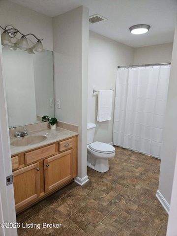 10200 Deer Vista Dr 202, Louisville, KY 40291