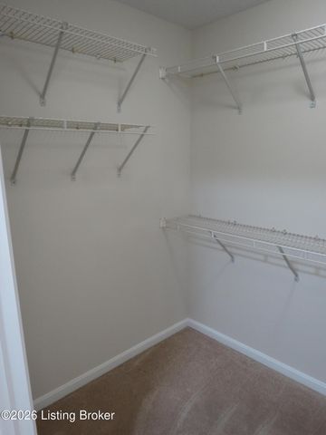 10200 Deer Vista Dr 202, Louisville, KY 40291