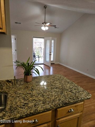 10200 Deer Vista Dr 202, Louisville, KY 40291