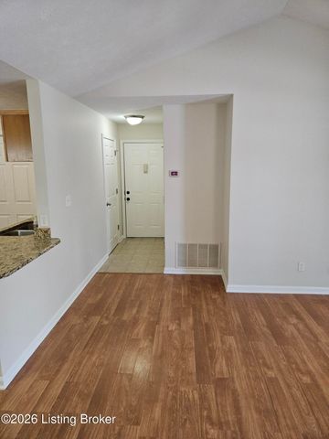 10200 Deer Vista Dr 202, Louisville, KY 40291