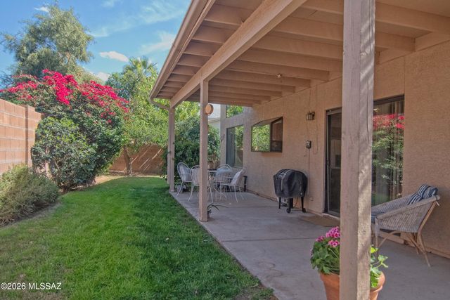 3076 W Country Meadow Drive, Tucson, AZ 85742