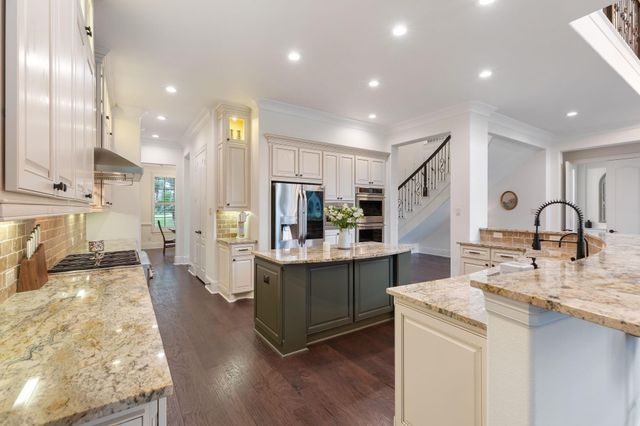 28733 Lakeside Green, Magnolia, TX 77355