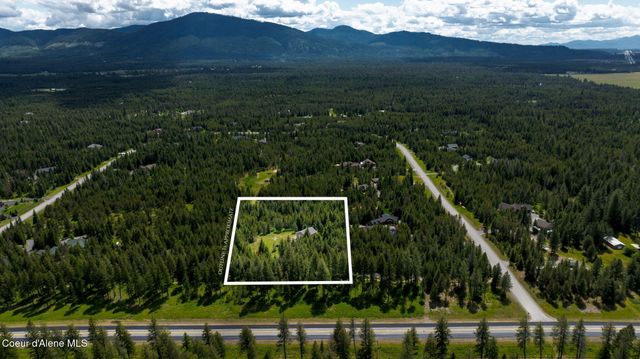 8917 E Riley LOOP, Athol, ID 83801