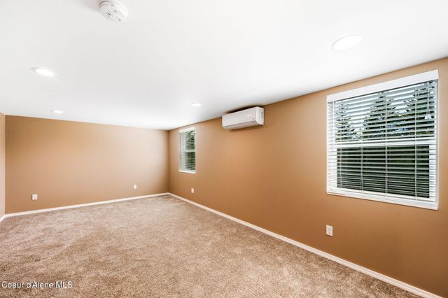 8917 E Riley LOOP, Athol, ID 83801