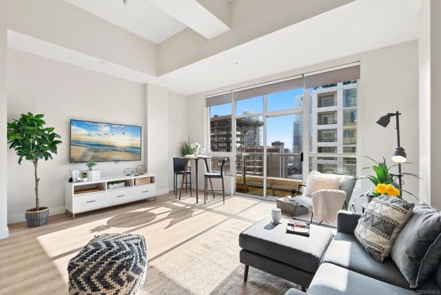 350 W Ash St 1006, San Diego, CA 92101