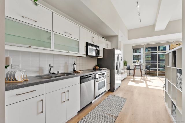 350 W Ash St 1006, San Diego, CA 92101