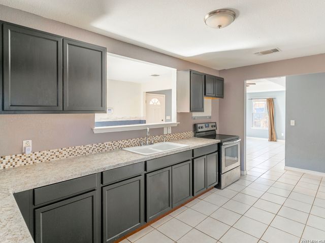 1415 Essex, San Antonio, TX 78210