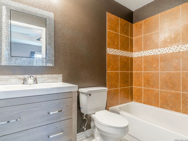 1415 Essex, San Antonio, TX 78210