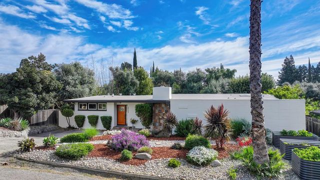 3925 Orangewood Dr, Fair Oaks, CA 95628