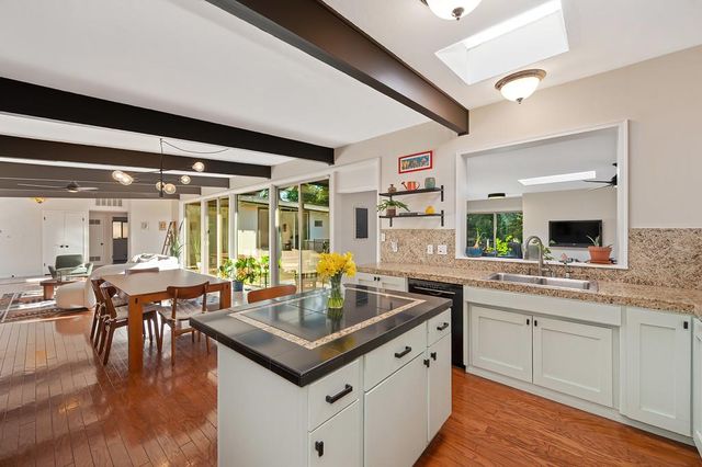 3925 Orangewood Dr, Fair Oaks, CA 95628