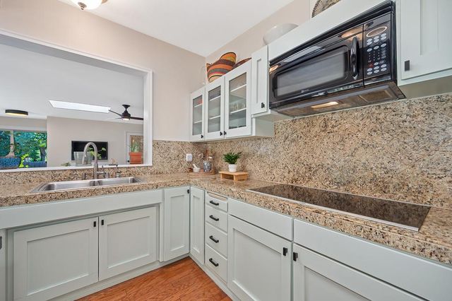 3925 Orangewood Dr, Fair Oaks, CA 95628