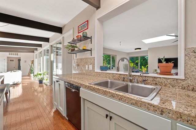 3925 Orangewood Dr, Fair Oaks, CA 95628