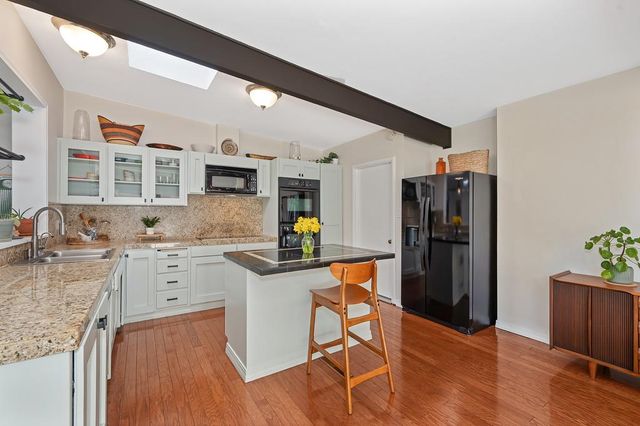 3925 Orangewood Dr, Fair Oaks, CA 95628