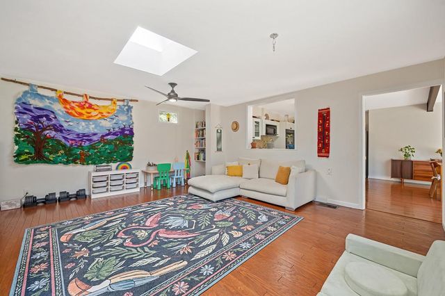 3925 Orangewood Dr, Fair Oaks, CA 95628