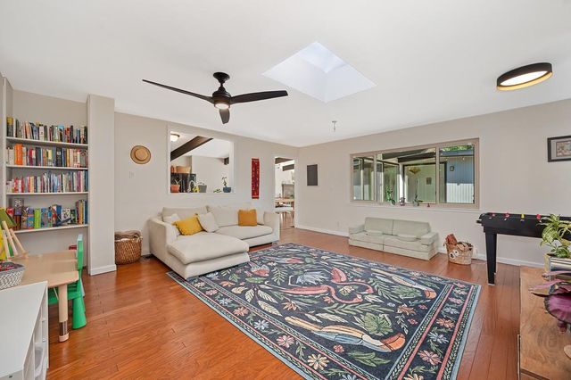 3925 Orangewood Dr, Fair Oaks, CA 95628