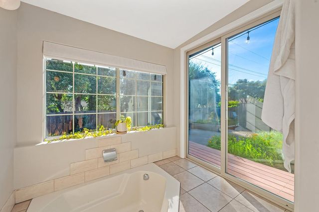 3925 Orangewood Dr, Fair Oaks, CA 95628