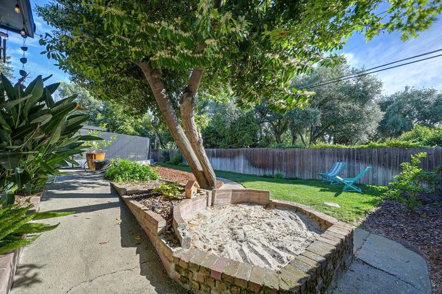3925 Orangewood Dr, Fair Oaks, CA 95628