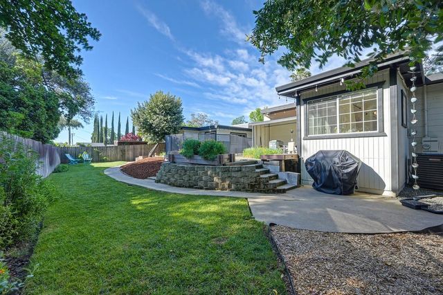 3925 Orangewood Dr, Fair Oaks, CA 95628