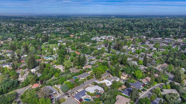 3925 Orangewood Dr, Fair Oaks, CA 95628