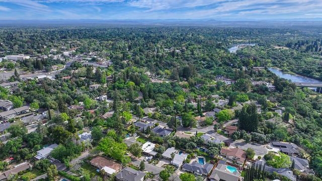 3925 Orangewood Dr, Fair Oaks, CA 95628