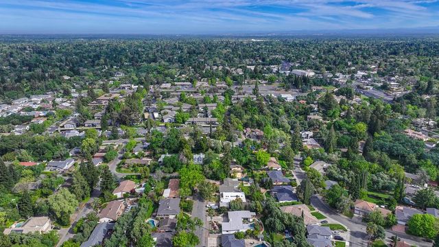 3925 Orangewood Dr, Fair Oaks, CA 95628