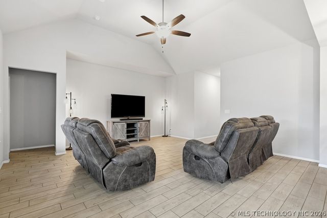 12008 N 131st East Avenue, Collinsville, OK 74021