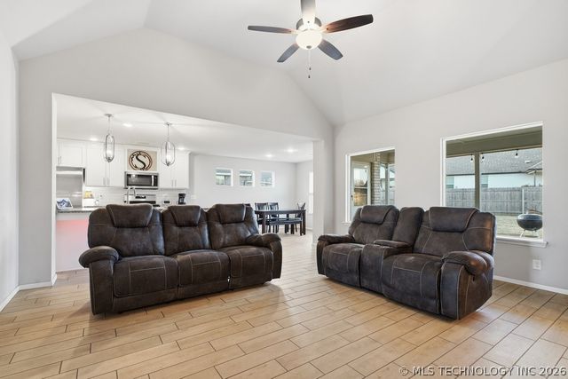 12008 N 131st East Avenue, Collinsville, OK 74021