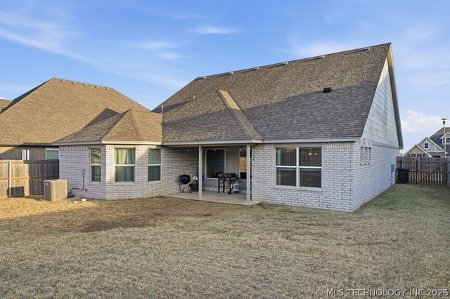 12008 N 131st East Avenue, Collinsville, OK 74021