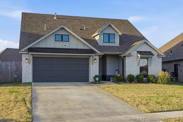 12008 N 131st East Avenue, Collinsville, OK 74021