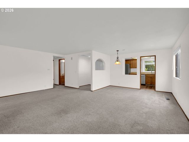 2406 Se BALBOA Dr, Vancouver, WA 98683