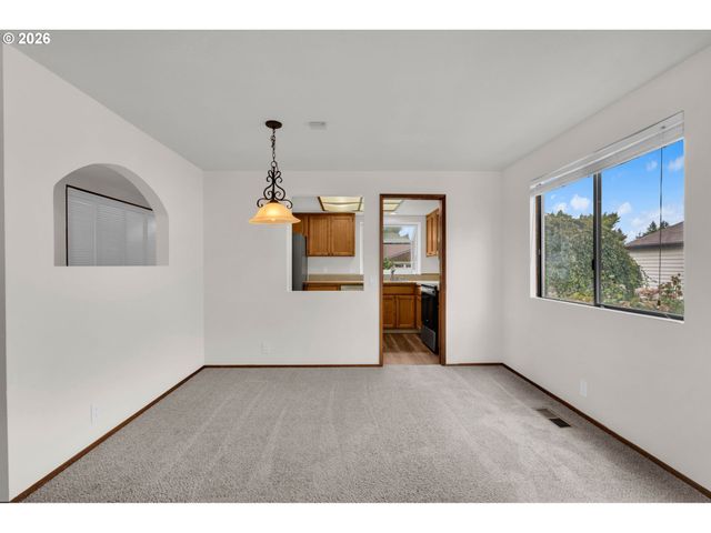 2406 Se BALBOA Dr, Vancouver, WA 98683