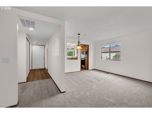 2406 Se BALBOA Dr, Vancouver, WA 98683