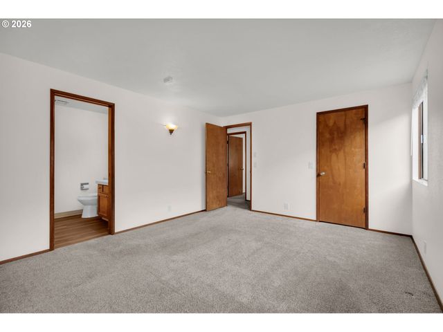 2406 Se BALBOA Dr, Vancouver, WA 98683